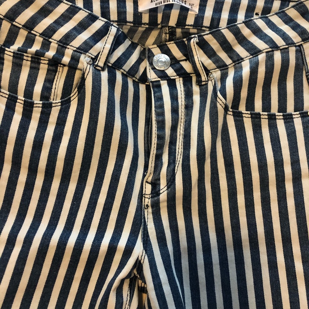 Patterned Jeans size 3 but fit like 0